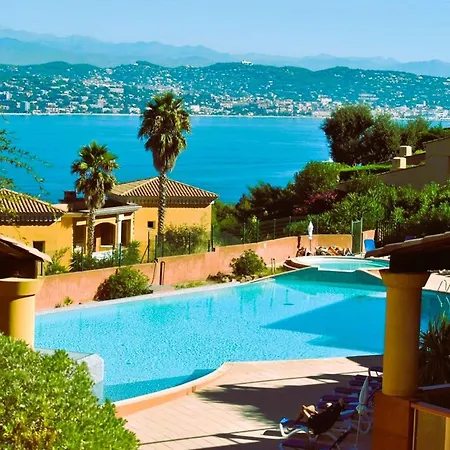 Renovated In Quiet Théoule-sur-Mer