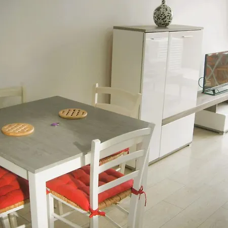 Διαμέρισμα Renovated In Quiet *