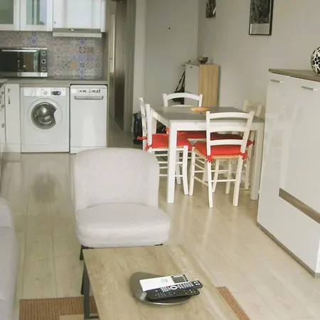 Διαμέρισμα Renovated In Quiet