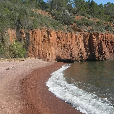 Renovated In Quiet Διαμέρισμα